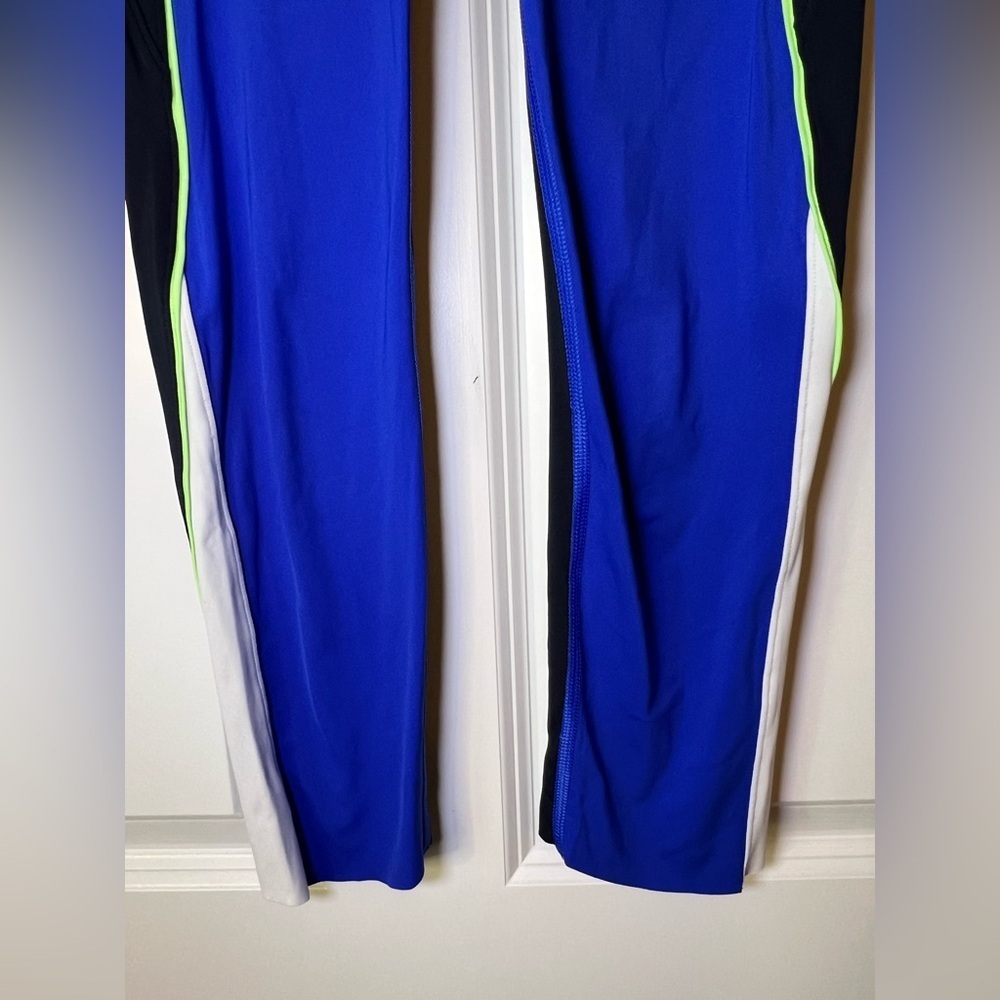 Athleta Velocity Colorblock Capri Leggings - Picture 5 of 11